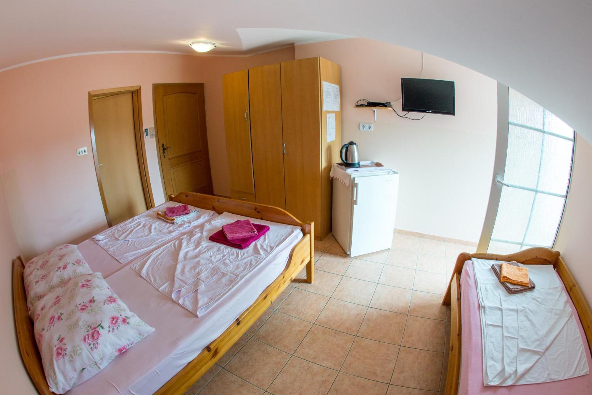 Guest House Almond Bečići Стая снимка