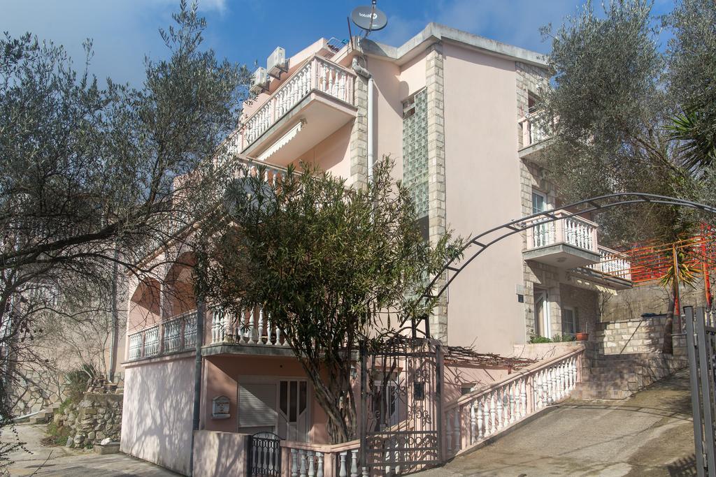 Guest House Almond Bečići Екстериор снимка