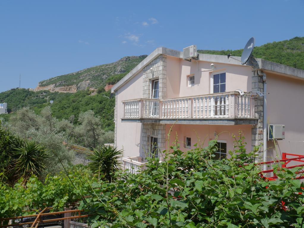 Guest House Almond Bečići Екстериор снимка